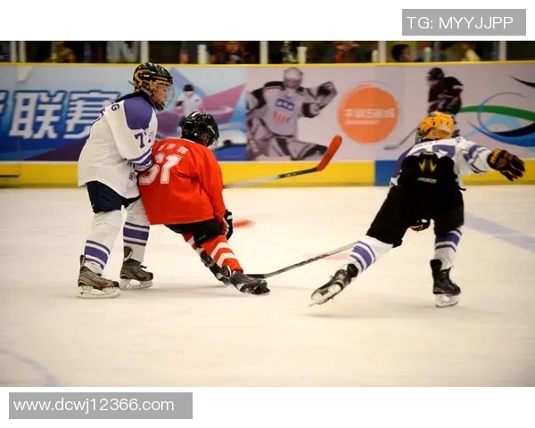 冰球突破带你体验热血竞技乐趣，畅享永不停歇的经典游戏魅力